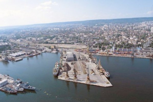 Chinezii vor să pună mâna pe cel mai important port de la Marea Neagră